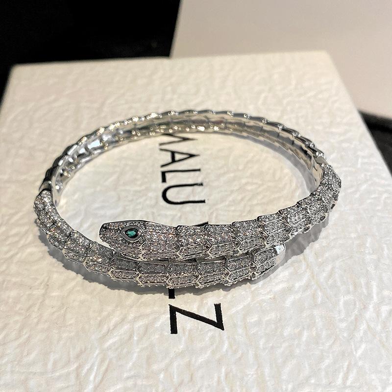 Mighty Snake Scale Serpentine Bracelet European and American Green Eyed Spirit Snake Handpiece
