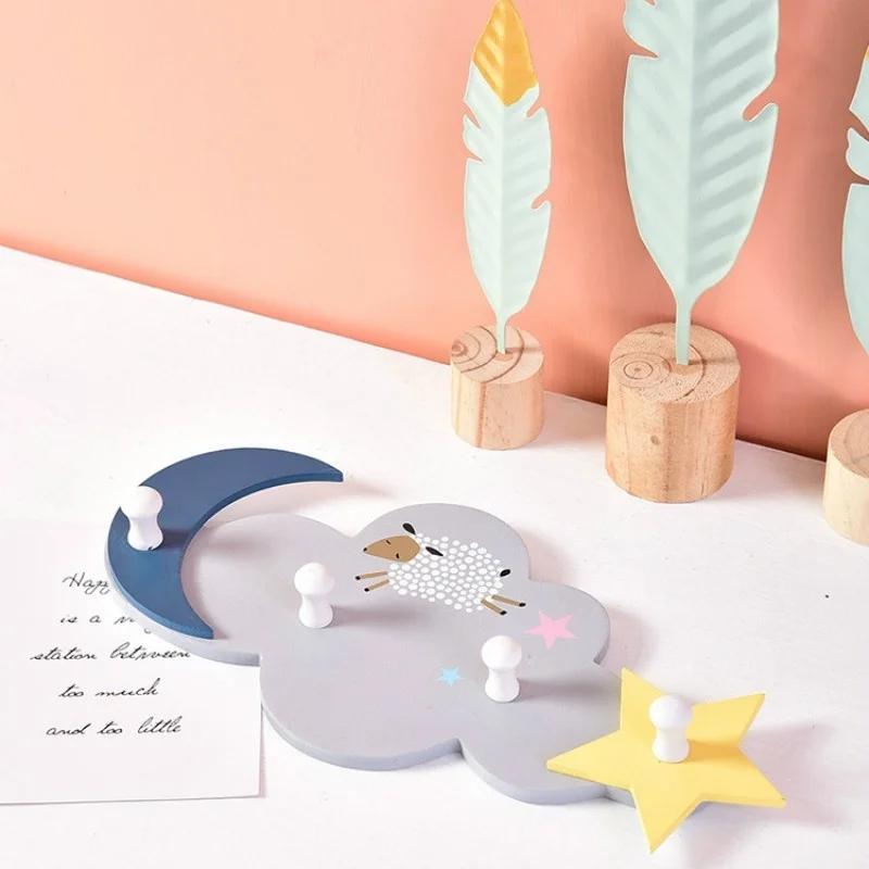 Creative Cloud Cartoon Wood Hook Wall Hanging Door Hat Coat Hook Bathroom Decoration Star and Moon Four Hooks LS
