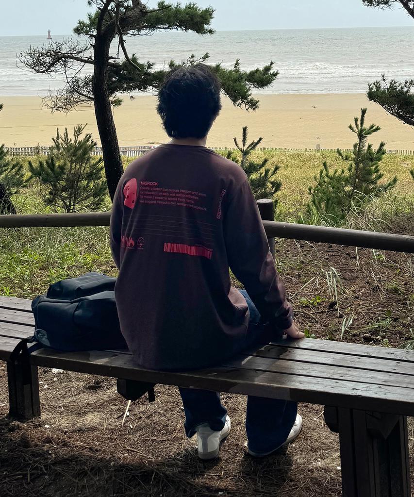 VASROCK Slogan Long Sleeve Maple