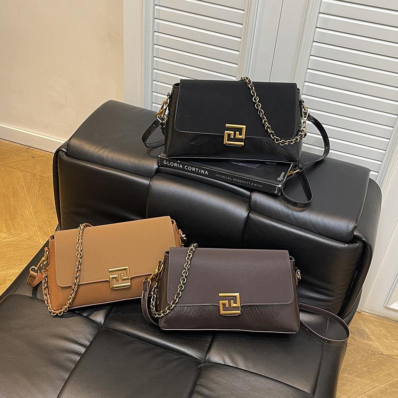 Bag Women's Fashion Simple Temperament Shoulder Bag Popular Chain Crossbody Women's Bag Commuter Underarm Bag