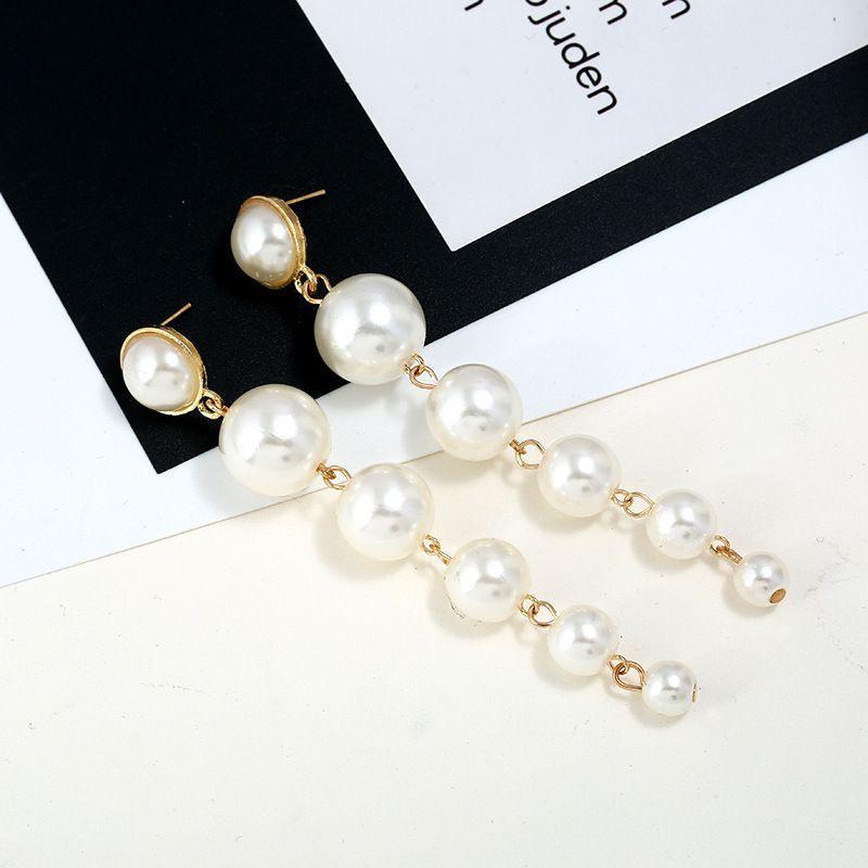 French Retro Long Pearl Earrings: Light Luxury & Trendy Design for Women белый