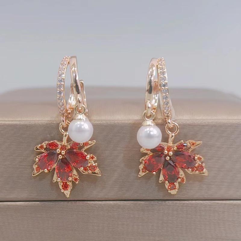 Koreanische Trend Zirkon Red Maple Leaf Imitation Perle Baumeln Ohrringe für Frauen Mode-Statement Gold Farbe Ohrring Schmuck