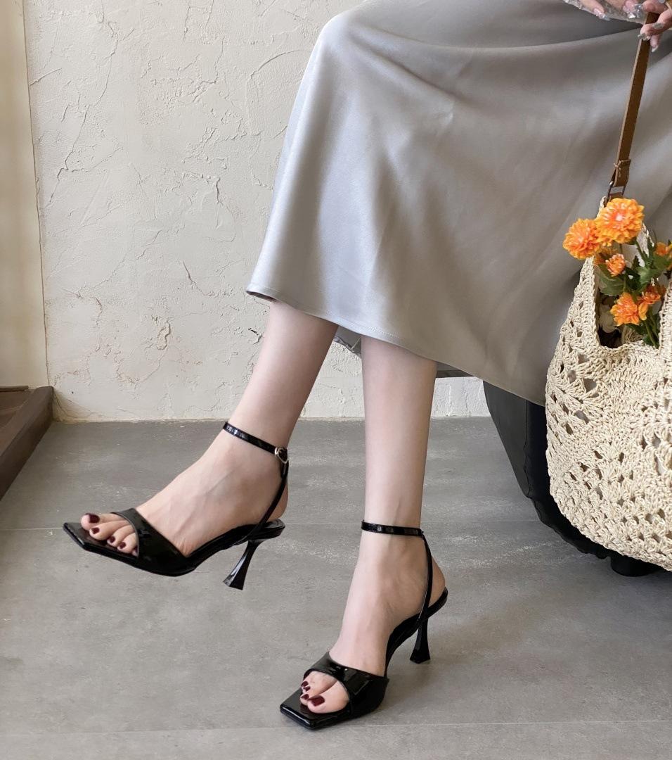

South Korea Dongdaemun women s shoes 25 summer new models with French square head solid color temperament open-toed thick-heeled sandals 39 чёрный