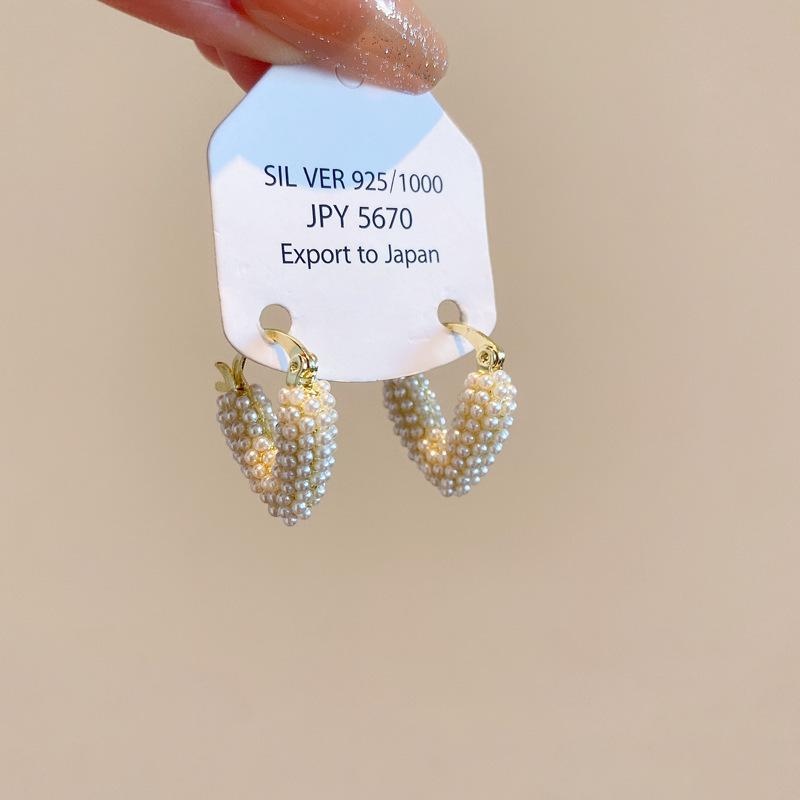 French pearl oval shell earrings white flower high-end stud earrings fashion temperament light luxury earrings women