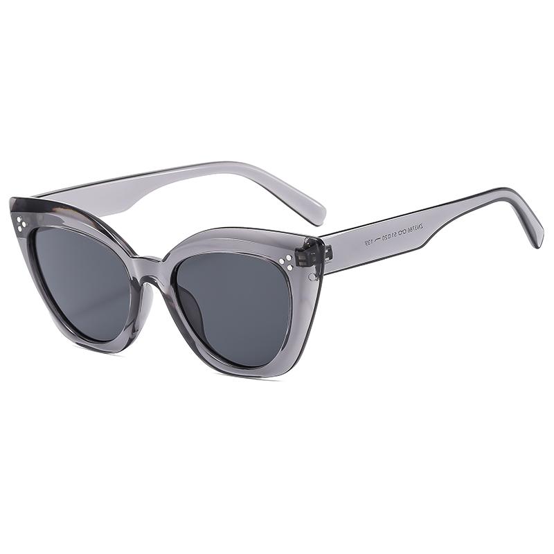 Classic Cat Eye Fashion Sunglasses Woman Vintage Black Glasses Sun Glasses Female UV400 Eyewear ShadesSimple Style Rivet Design