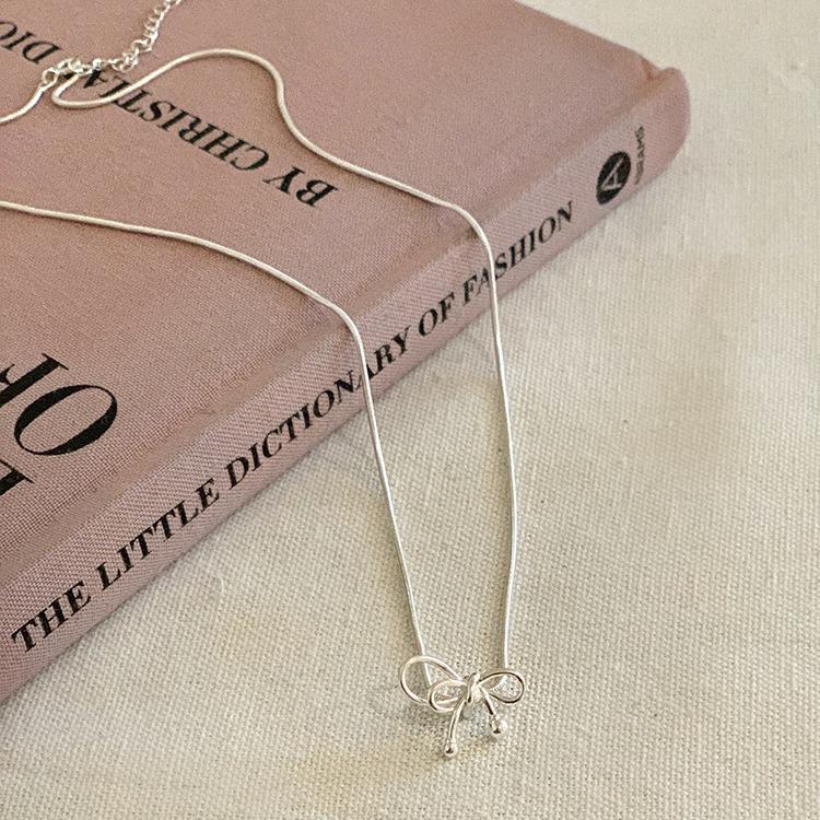 Korean Minimalist Silver Bow Necklace: Elegant, Stylish, Versatile Collarbone Chain