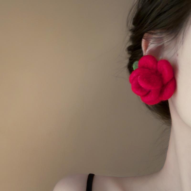 Silver Needle Flocked Flower Stud Earrings - Elegant, Versatile, and High-End for Women