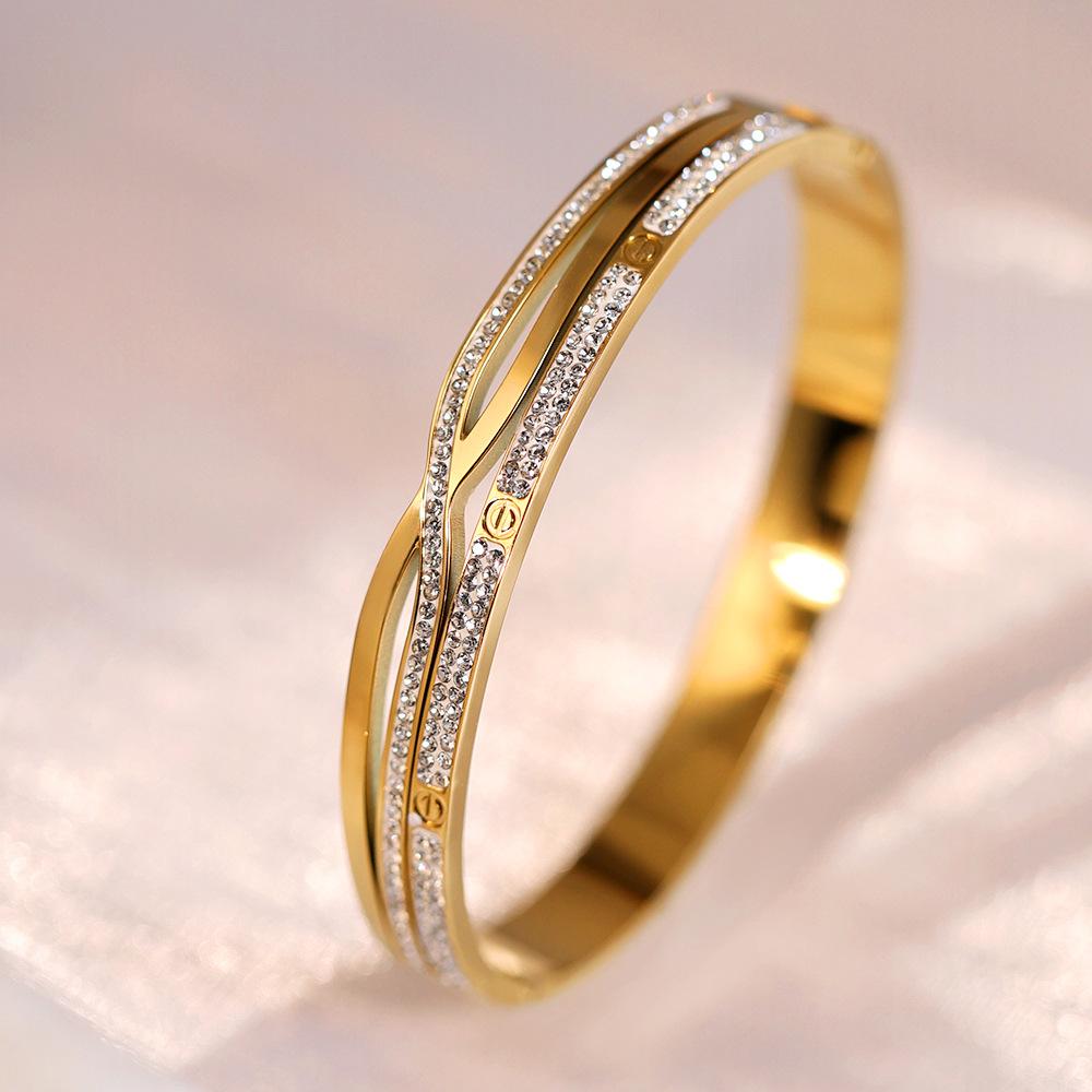 High-end Titanium Steel Bracelet for Women with Titanium Steel Jewelry 18CM