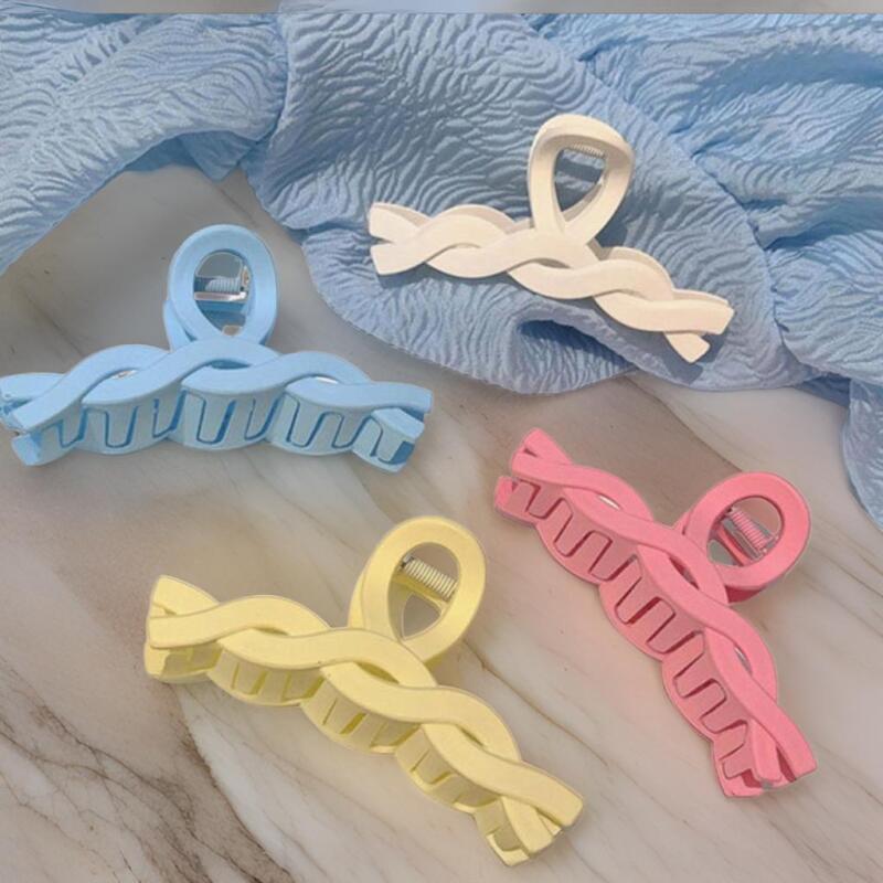 Klassische 4-farbige Haarnadel mit Verdrehung für Damen