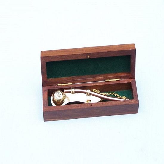 Forte fischio del nostromo in ottone, tubo in rame per nostromo con scatola in legno massello per articolo regalo nautico da collezione