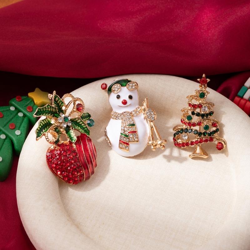 Festive Snowman Pin Christmas Tree Decoration Creative Alloy Brooch Adorned With Crystals Rhinestones Holiday Outfit