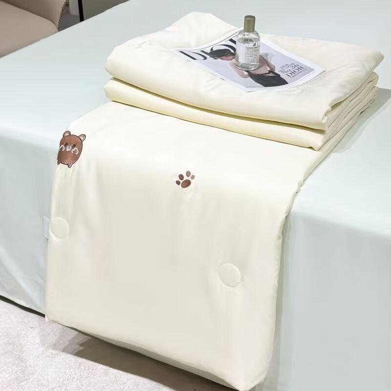 Little Bear Ice Silk Machine Washable Summer Quilt