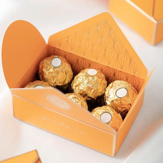 10Pcs Lightweight Candy Box Fine Workmanship Paper Decorative Portable Gifts Candy Case for Wedding