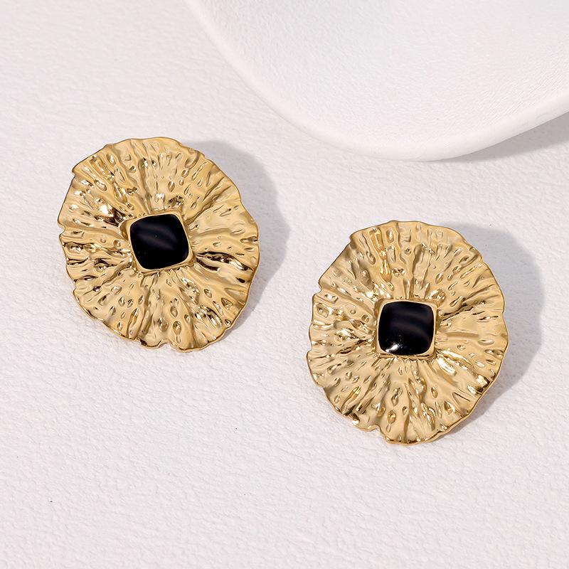 Waterproof Vintage Medieval French Light Luxury High-end Earrings Retro Temperament Design Stainless Steel Stud Earrings Women