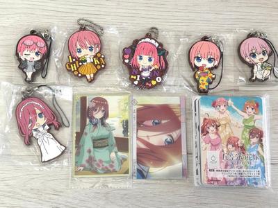 [USED] Quintessential Quintuplets Movie Bonus Items: Cards, Rubber Keychains, and Acrylic Stands.