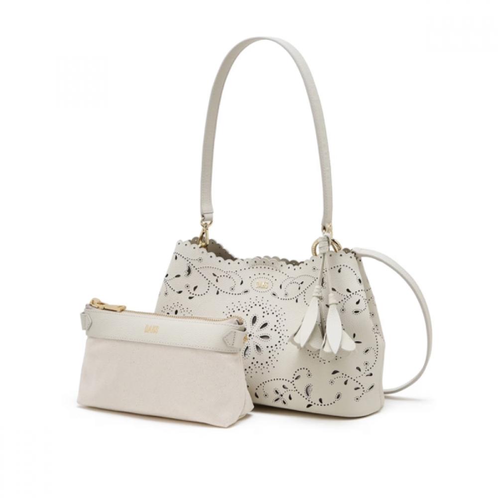 Daks Ivory Leather Flower Punching Shoulder Bag   Dcba6e587iv