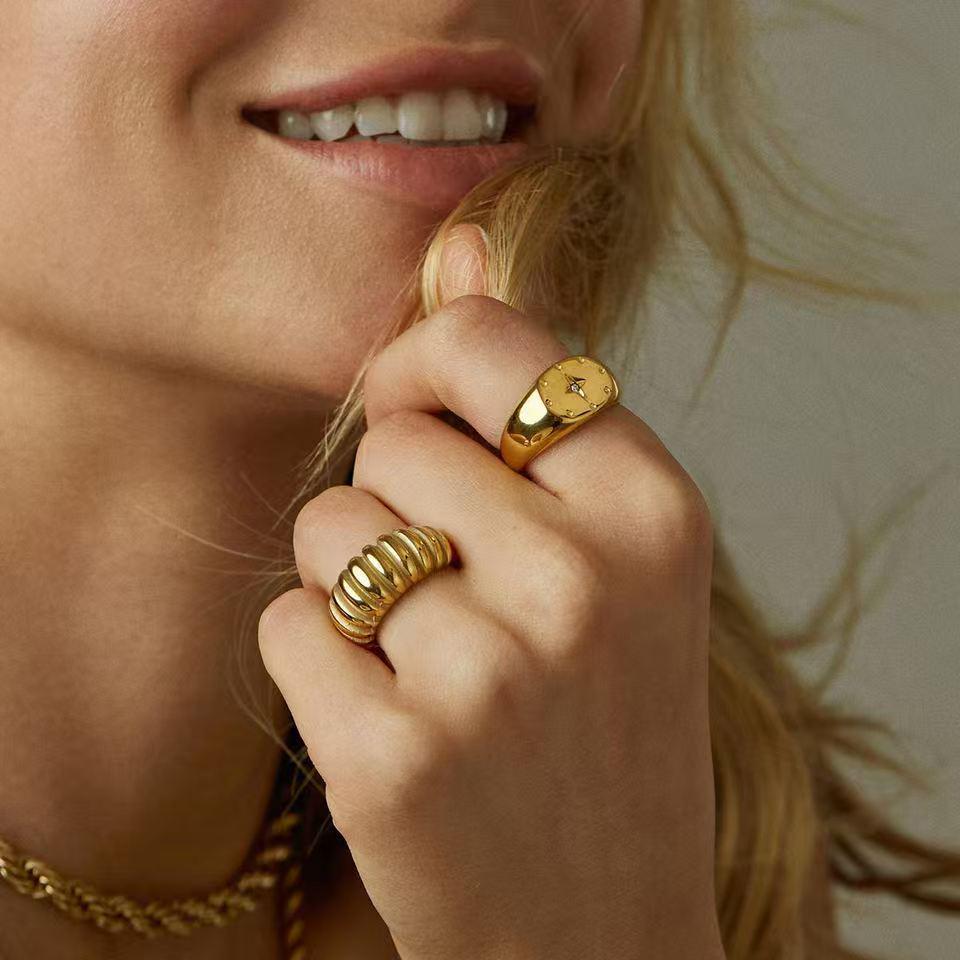 18K Gold Stainless Steel Croissant Bag Twisted Pattern Ring