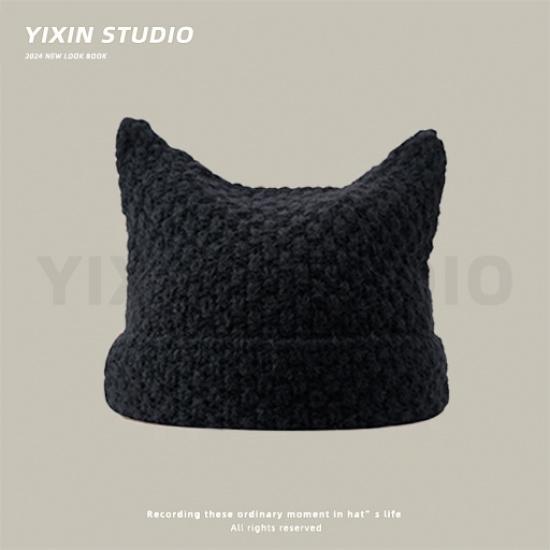 Autumn and winter cute cat ear knitted hat for women, Japanese-style striped warm knit hat, versatile pointed beanie for couples