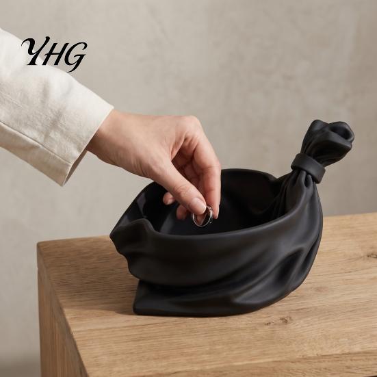 3D Printed Pleated Dish Gift Bag Shaped Storage Tray, Catchall Bowl for Candy, Reusable PLA Tray Festive Table Centerpiece Entryway Shelf, Xmas