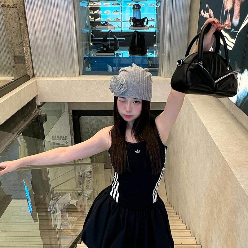 Urocze Kwiaty Róż Niszowa Retro Czapka Dzianinowa Ułożona z Czapką Cienka Koreański Styl Mała Torebka Czapka na Zimno w Głowę