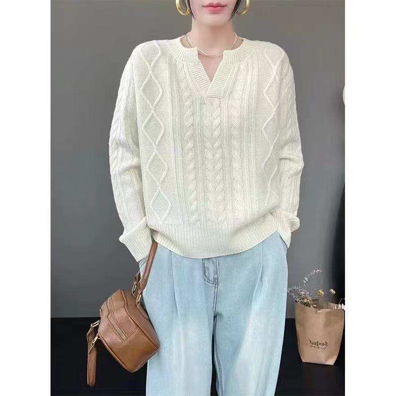 Retro casual pullover sweater women's autumn and winter new lazy loose and thin v-neck solid color knitted sweater top