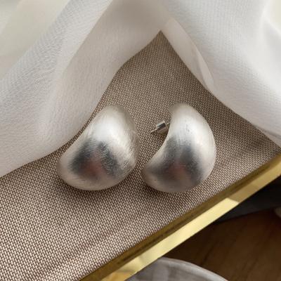 French Retro High-End Fashion Light Luxury Temperament Women'S Silver Metal Brushed Texture Design Sense Niche Stud Earrings