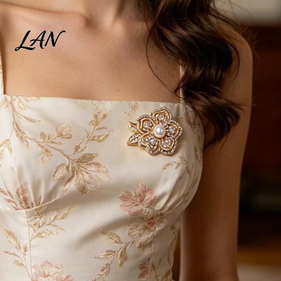 Decorative Flower Pin Faux Pearl Rhinestone Brooch, Women Girls Retro Floral Lapel Non-fading Pin, Badge for Clothes Bag Hat Scarf Suits Secure Clasp