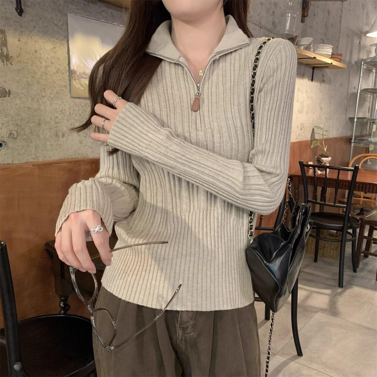 

A Woman with A High-end Semi-high Collar with A Zipper and A Long-sleeved Knitted Sweater Underneath one size хакі