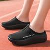 Codzienne buty podwyższające 2025 Nowe leniwe buty siatkowe na wiosnę i lato, oddychające buty z pojedynczej tkaniny z grubą podeszwą i półkapcie