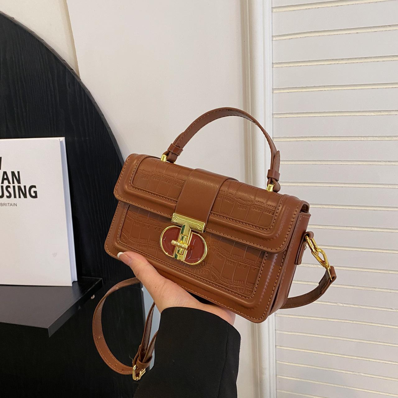 

Премиальная текстура, однотонная, портативная, коробочная сумка, легкая, роскошная, через плечо, маленькая квадратная сумка коричневый