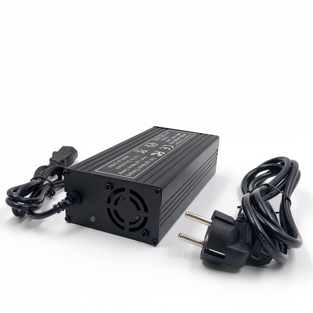 60V Fast Charger 67.2V/5A Charger For 16S 60V Electric Bike Lithium Battery Charger IEC/PC Connector Strong Heat Dissipation