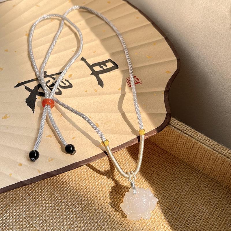 Zen Lotus Necklace: Retro Chinese Style Imitation Chalcedony Clavicle Chain with Braided Design