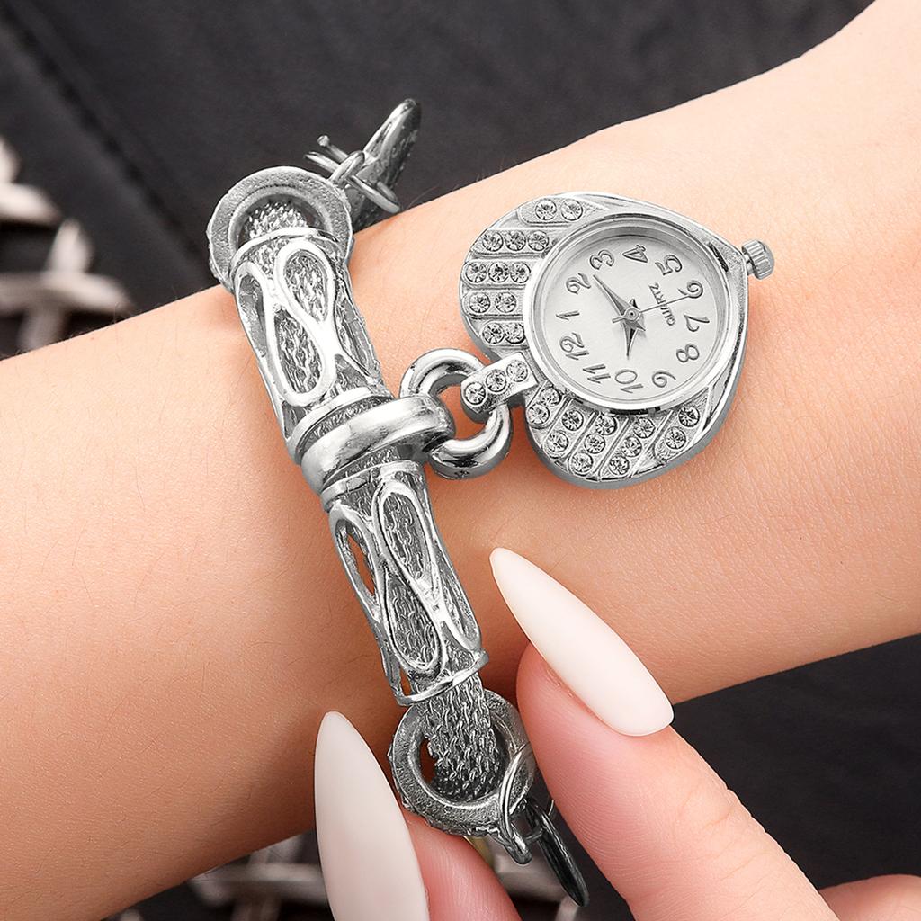 Luxury Rhinestone Heart Dial Women's Watch Fashion Ladies Bracelet Quartz Watches