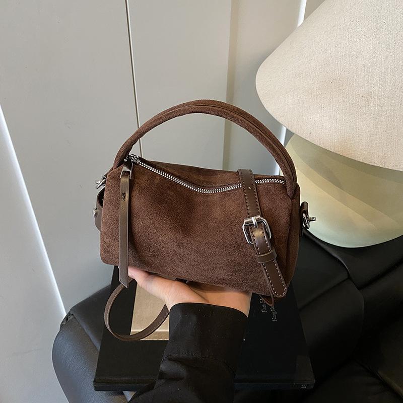 Premium sense niche hand carry pillow bag women's new autumn and winter retro versatile commuter messenger bag