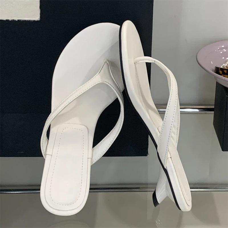 Mode Eilyken Neue Mode Runde Zehenclip Hausschuhe Damen Dünne Niedrige Absätze Strand Freizeitschuhe Sommer Flip-Flops Zapatos De Mujer