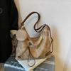 Pu Material Large Capacity Commuter Tote Bag With Zipper Closure For Daily Use