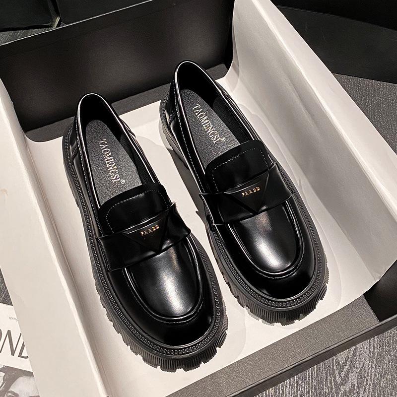 

668-34 Увеличение роста и тонкая круглая голова кожаные треугольные стандартные маффины на толстой подошве лоферы женские маленькие кожаные туфли 43 чёрный