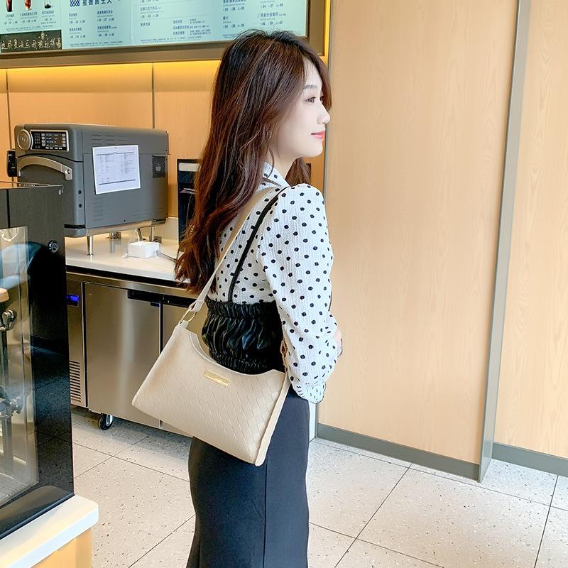 Trendy Casual Single Shoulder Underarm Bag, a New Plaid Zipper Versatile Women's Bag