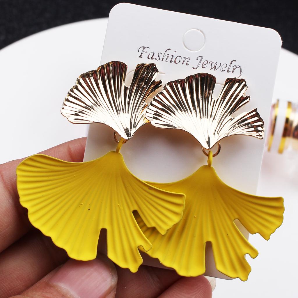 Retro Trendy Statement Drop Earrings for Women Party Ginkgo Biloba Leaves Dangle Earrings Classic European Metal Jewelry Gift