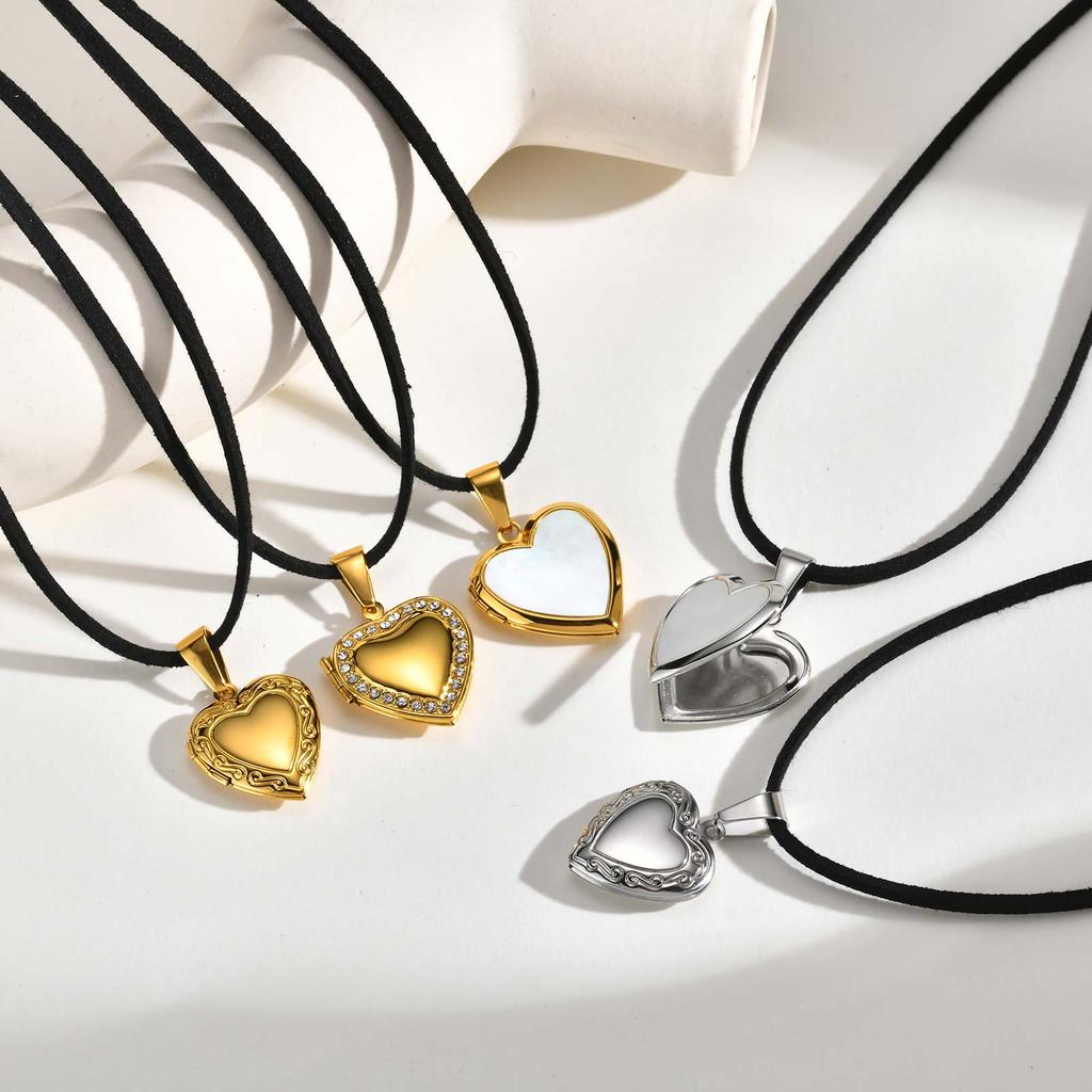 Women's Locket Pendant Necklaces Black Velvet Chain Necklace Rope Chain Heart Pendant Fashion Jewelry Gift
