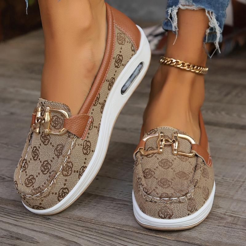 New Autumn Women Trend Retro Designer Flat Shoes Women Fashionable Round Toe Metal Decoration Casual Shoes Zapatos De Mujer