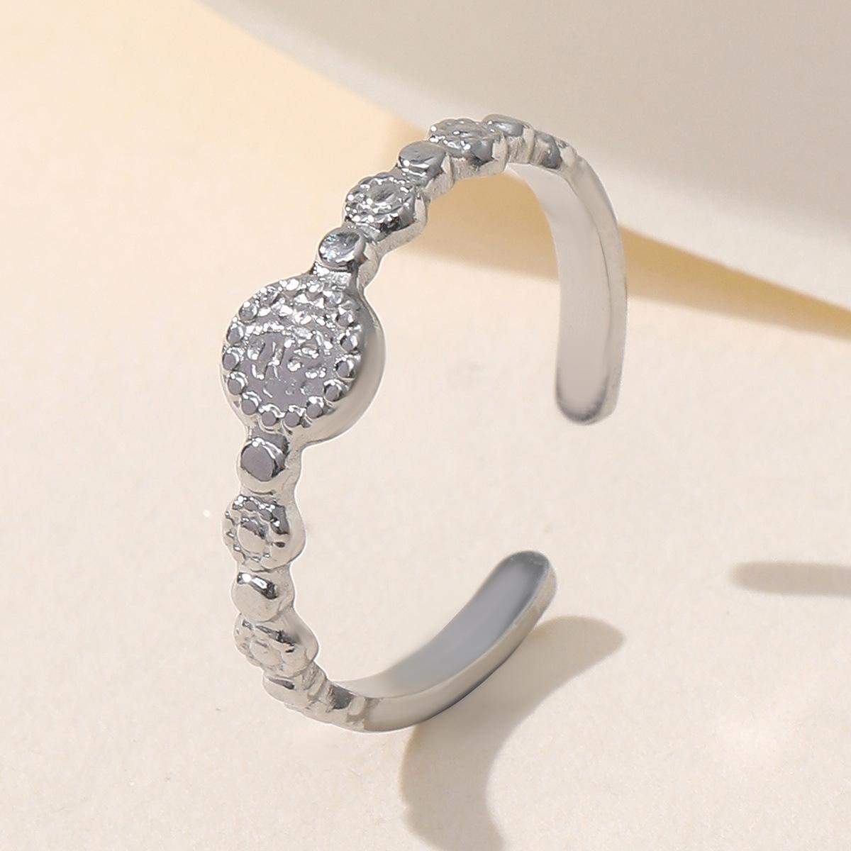 Vintage Royal Style Polka Dot Adjustable Open Ring for Women - Gold Plated.