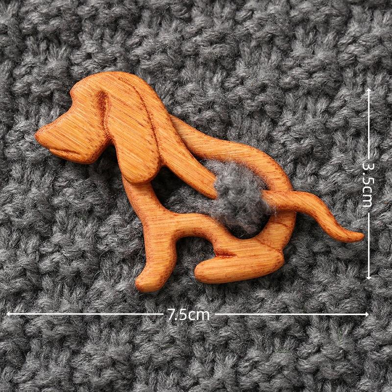 Brooch Pin with Woodenanimal Pattern