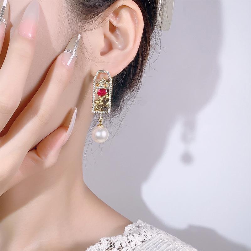 New Pearl Earnail Jewelry - Gold Ribbon With Purple Light Will Change Color Red Corundum Retro Chinese Earrings Women