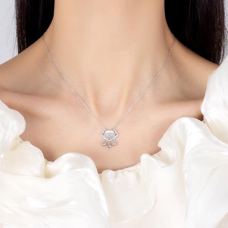 Agate Peace Lock S925 Sterling Silver Necklace – Auspicious Cloud Longevity Pendant for Women