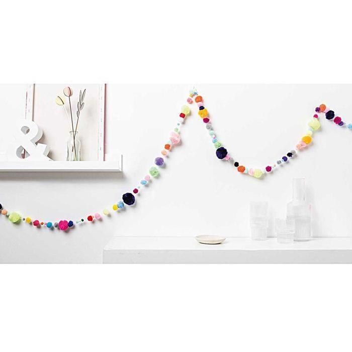100 Pompoms - White