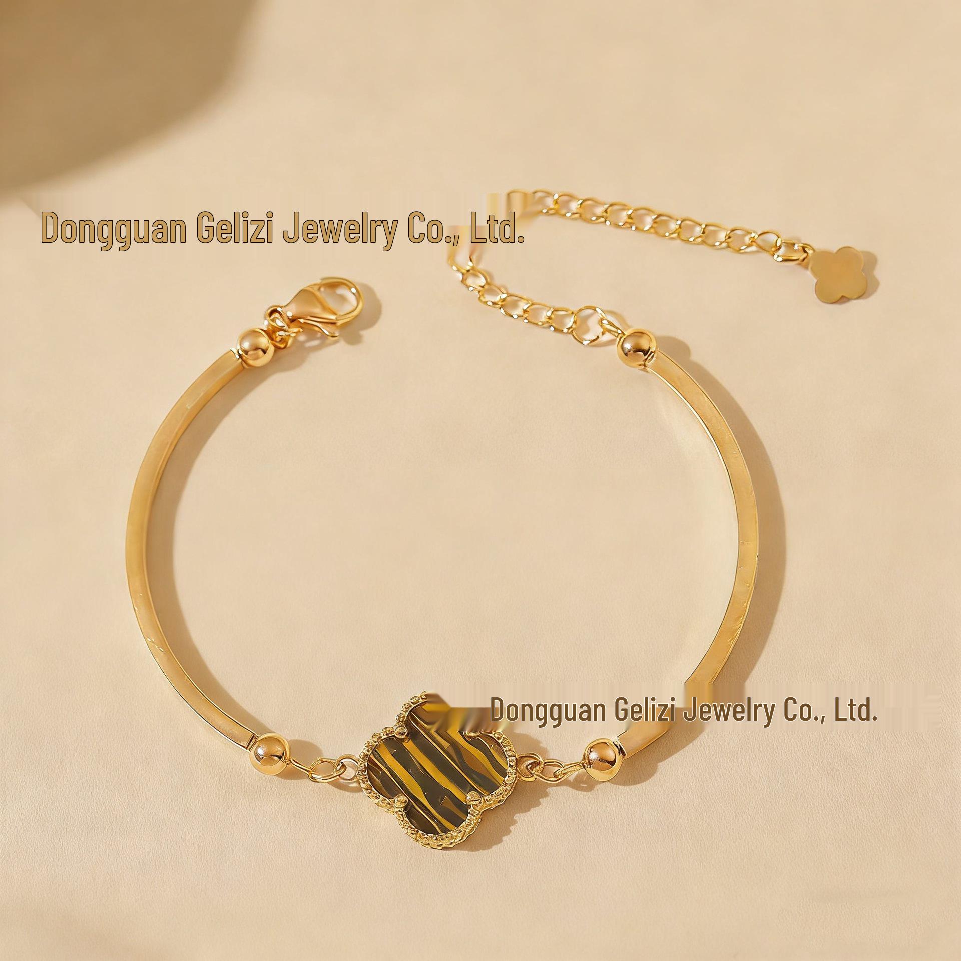 Золотой браслет с четырехлистным клевером: Элегантный, Стойкий к выцветанию и Стильный Silver