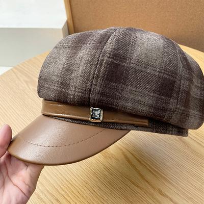 Kopfbedeckungen – Barette & Caps