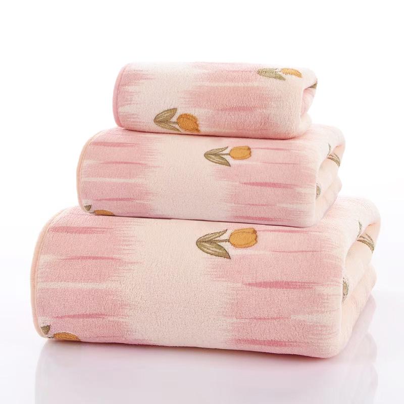 Floral Adult Bath Towel, Spring Ranunculus Bathroom Towel , Coral Absorbent Soft Full , Home Fingertip Towel