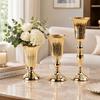 Vases trompettes Support à fleurs Centres de table, Vases urnes avec finition dorée, Corps cannelé et base large pour présentoirs décoratifs d'intérieur